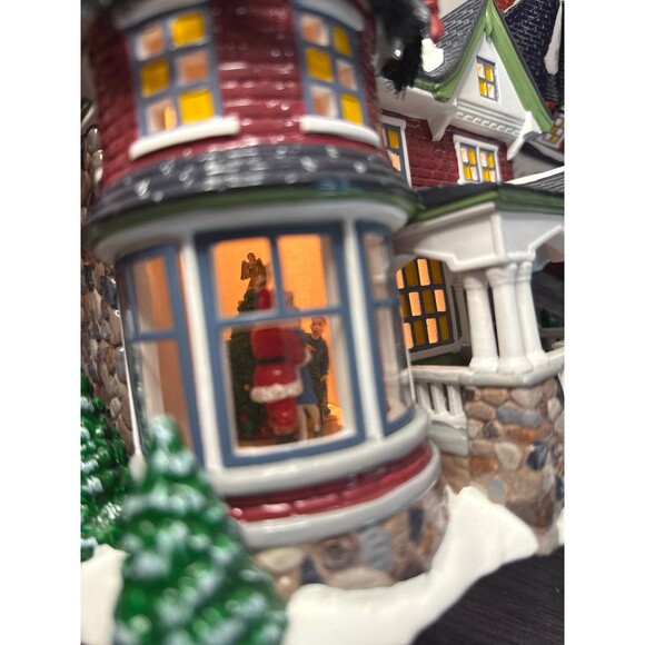 Dept 56 1224 Kissing Claus Lane animated - Picture 11 of 11